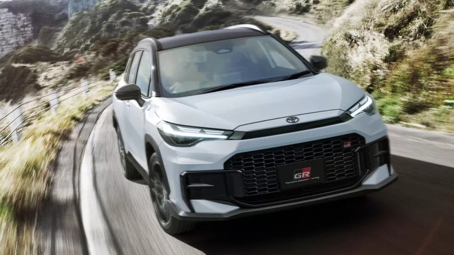 Toyota Corolla Cross 2026 đang hot có bộ ảnh thực tế bản GR Sport mới toanh, có AWD, fan cứng dòng xe này xem xong chắc sẽ nghiền- Ảnh 2. Toyota Corolla Cross 2026 đang hot có bộ ảnh thực tế bản GR Sport mới toanh, có AWD, fan cứng dòng xe này xem xong chắc sẽ nghiền- Ảnh 2.