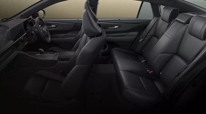 Toyota Crown ra phiên bản đặc biệt hai tông màu như Maybach- Ảnh 7. Toyota Crown ra phiên bản đặc biệt hai tông màu như Maybach- Ảnh 7.