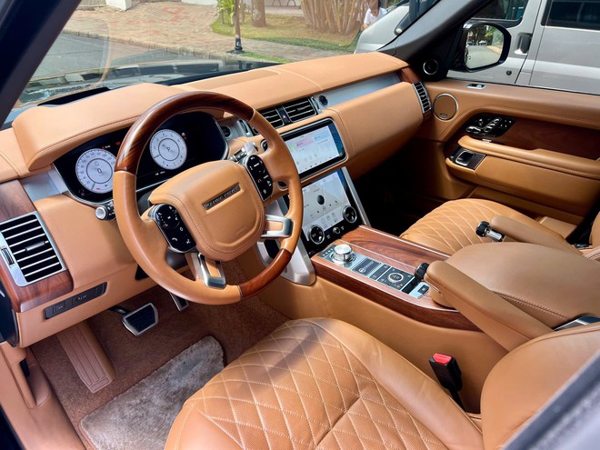 Minh Nhựa chia tay Range Rover SVAutobiography sau 3 năm gắn bó, giá rao 8 tỷ tiệm cận Mercedes-Maybach S-Class- Ảnh 5. Minh Nhựa chia tay Range Rover SVAutobiography sau 3 năm gắn bó, giá rao 8 tỷ tiệm cận Mercedes-Maybach S-Class- Ảnh 5.