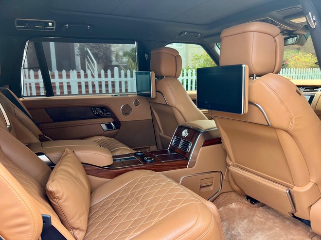 Minh Nhựa chia tay Range Rover SVAutobiography sau 3 năm gắn bó, giá rao 8 tỷ tiệm cận Mercedes-Maybach S-Class- Ảnh 6. Minh Nhựa chia tay Range Rover SVAutobiography sau 3 năm gắn bó, giá rao 8 tỷ tiệm cận Mercedes-Maybach S-Class- Ảnh 6.
