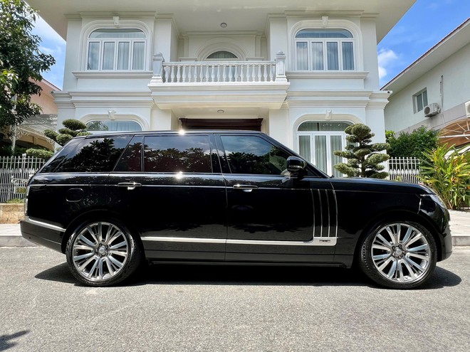 Minh Nhựa chia tay Range Rover SVAutobiography sau 3 năm gắn bó, giá rao 8 tỷ tiệm cận Mercedes-Maybach S-Class- Ảnh 4. Minh Nhựa chia tay Range Rover SVAutobiography sau 3 năm gắn bó, giá rao 8 tỷ tiệm cận Mercedes-Maybach S-Class- Ảnh 4.