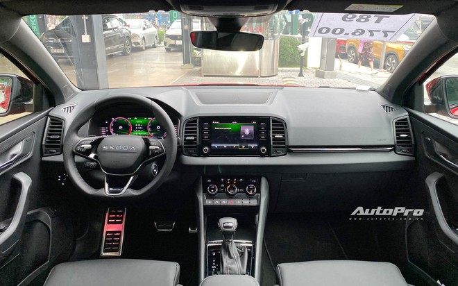 Skoda Karoq 2025 ra mắt Việt Nam: Giá từ hơn 1 tỷ đồng, có bản thể thao, thêm ADAS và nhiều công nghệ khác cạnh tranh CX-5- Ảnh 7. Skoda Karoq 2025 ra mắt Việt Nam: Giá từ hơn 1 tỷ đồng, có bản thể thao, thêm ADAS và nhiều công nghệ khác cạnh tranh CX-5- Ảnh 7.