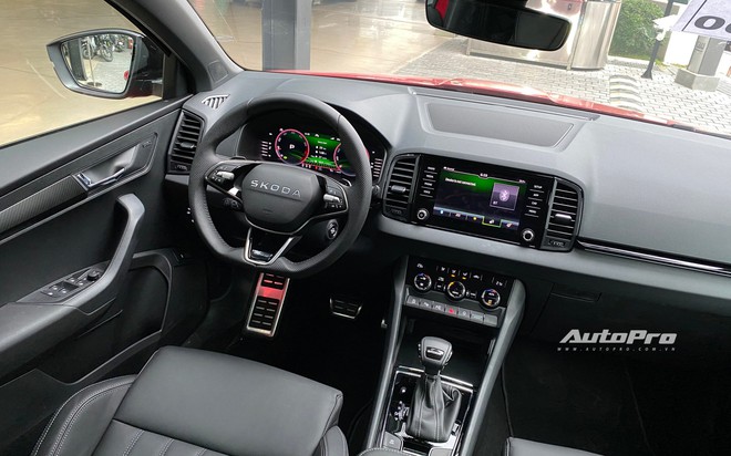 Skoda Karoq 2025 ra mắt Việt Nam: Giá từ hơn 1 tỷ đồng, có bản thể thao, thêm ADAS và nhiều công nghệ khác cạnh tranh CX-5- Ảnh 17. Skoda Karoq 2025 ra mắt Việt Nam: Giá từ hơn 1 tỷ đồng, có bản thể thao, thêm ADAS và nhiều công nghệ khác cạnh tranh CX-5- Ảnh 17.