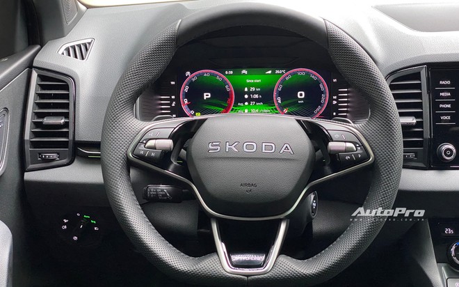 Skoda Karoq 2025 ra mắt Việt Nam: Giá từ hơn 1 tỷ đồng, có bản thể thao, thêm ADAS và nhiều công nghệ khác cạnh tranh CX-5- Ảnh 8. Skoda Karoq 2025 ra mắt Việt Nam: Giá từ hơn 1 tỷ đồng, có bản thể thao, thêm ADAS và nhiều công nghệ khác cạnh tranh CX-5- Ảnh 8.