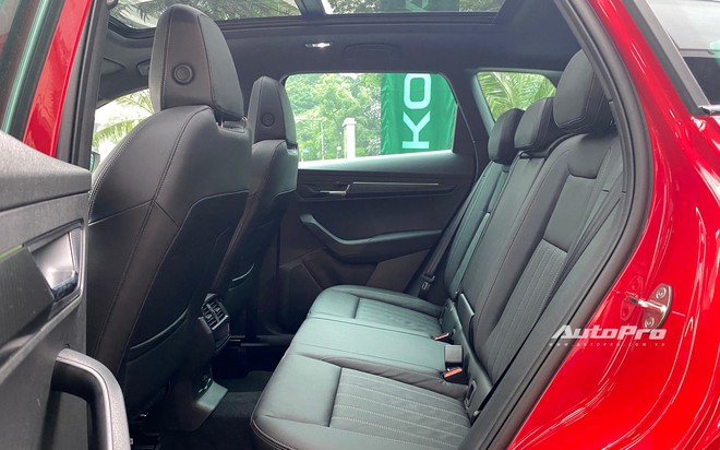 Skoda Karoq 2025 ra mắt Việt Nam: Giá từ hơn 1 tỷ đồng, có bản thể thao, thêm ADAS và nhiều công nghệ khác cạnh tranh CX-5- Ảnh 22. Skoda Karoq 2025 ra mắt Việt Nam: Giá từ hơn 1 tỷ đồng, có bản thể thao, thêm ADAS và nhiều công nghệ khác cạnh tranh CX-5- Ảnh 22.