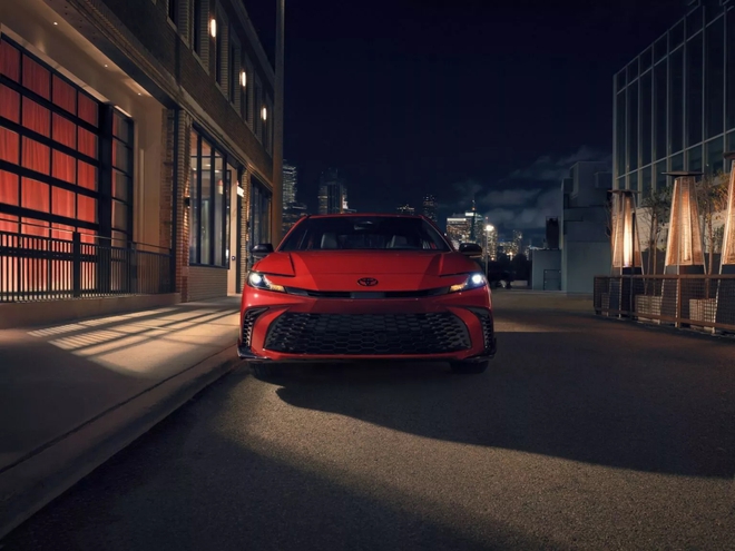 Toyota Camry 2026 bổ sung phiên bản bóng đêm huyền bí: 'Xe doanh nhân' nay cá tính hơn từ ngoài vào trong, động cơ không đổi- Ảnh 4. Toyota Camry 2026 bổ sung phiên bản bóng đêm huyền bí: 'Xe doanh nhân' nay cá tính hơn từ ngoài vào trong, động cơ không đổi- Ảnh 4.