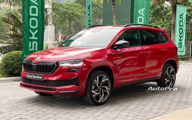 Chọn Skoda Karoq hay Honda CR-V cùng giá khoảng 1,1 tỷ đồng, bảng này sẽ giúp bạn thấy rõ sự khác biệt về kích thước, công nghệ- Ảnh 1. Chọn Skoda Karoq hay Honda CR-V cùng giá khoảng 1,1 tỷ đồng, bảng này sẽ giúp bạn thấy rõ sự khác biệt về kích thước, công nghệ- Ảnh 1.
