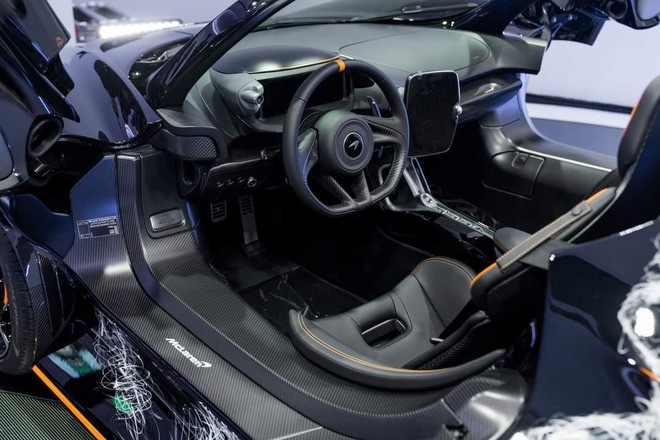 Minh Nhựa tiết lộ sẽ mang McLaren Elva gần 200 tỷ ra đường, CĐM hú hét hóng được thấy siêu phẩm độc nhất Việt Nam- Ảnh 6. Minh Nhựa tiết lộ sẽ mang McLaren Elva gần 200 tỷ ra đường, CĐM hú hét hóng được thấy siêu phẩm độc nhất Việt Nam- Ảnh 6.