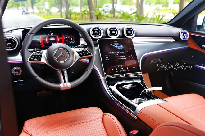 Mercedes-Benz C-Class nâng cấp tại Việt Nam: Thêm HUD, sưởi và một số tiện nghi khác, giá không đổi làm khó 3 Series- Ảnh 5. Mercedes-Benz C-Class nâng cấp tại Việt Nam: Thêm HUD, sưởi và một số tiện nghi khác, giá không đổi làm khó 3 Series- Ảnh 5.