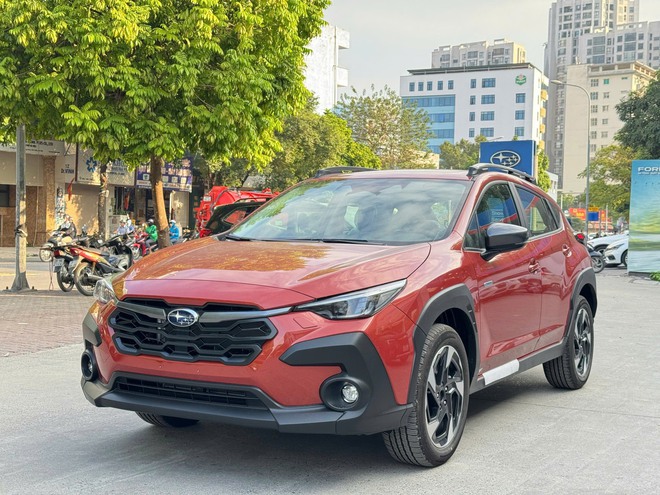 Subaru Crosstrek giảm tới 139 triệu đồng tại đại lý: Bản hybrid giảm nhiều nhất nhưng vẫn đắt ngang Santa Fe tầm trung- Ảnh 4. Subaru Crosstrek giảm tới 139 triệu đồng tại đại lý: Bản hybrid giảm nhiều nhất nhưng vẫn đắt ngang Santa Fe tầm trung- Ảnh 4.
