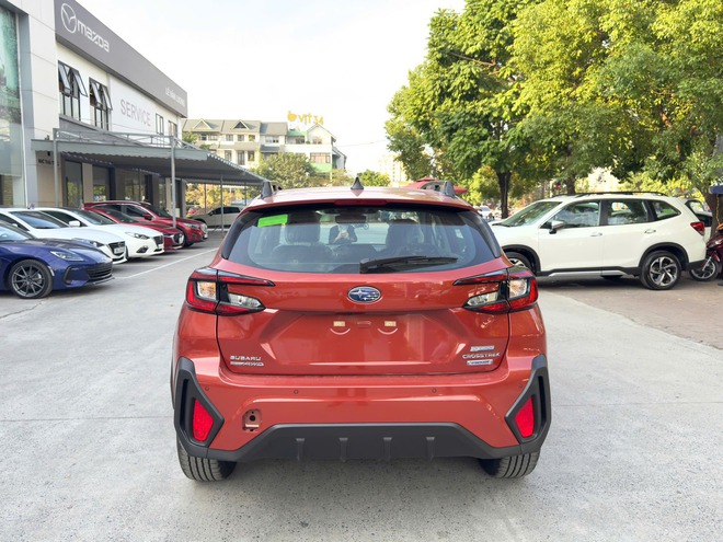Subaru Crosstrek giảm tới 139 triệu đồng tại đại lý: Bản hybrid giảm nhiều nhất nhưng vẫn đắt ngang Santa Fe tầm trung- Ảnh 5. Subaru Crosstrek giảm tới 139 triệu đồng tại đại lý: Bản hybrid giảm nhiều nhất nhưng vẫn đắt ngang Santa Fe tầm trung- Ảnh 5.