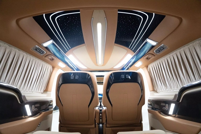 Hãng độ quen thuộc với dân chơi Việt "biến" Mercedes-Benz V-Class trông như… Rolls-Royce, nội thất đúng ‘chuyên cơ mặt đất’- Ảnh 8. Hãng độ quen thuộc với dân chơi Việt "biến" Mercedes-Benz V-Class trông như… Rolls-Royce, nội thất đúng ‘chuyên cơ mặt đất’- Ảnh 8.