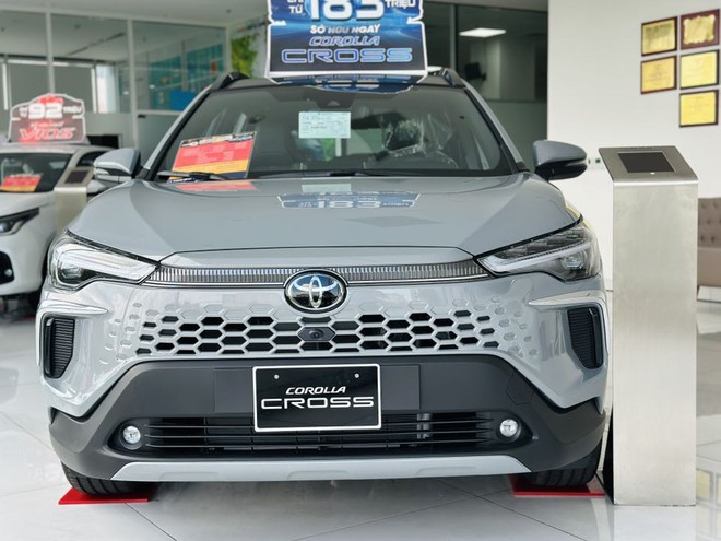 Toyota Corolla Cross giảm giá nhiều nhất 46 triệu đồng: Giá khởi điểm còn 779 triệu, càng làm khó nhóm 'đàn em' Seltos, Creta- Ảnh 4. Toyota Corolla Cross giảm giá nhiều nhất 46 triệu đồng: Giá khởi điểm còn 779 triệu, càng làm khó nhóm 'đàn em' Seltos, Creta- Ảnh 4.
