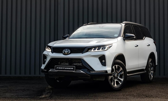 Toyota Fortuner 2025 ra mắt tháng sau: Lần đầu có bản hybrid, bổ sung ADAS, thiết kế thay đổi nhẹ- Ảnh 3. Toyota Fortuner 2025 ra mắt tháng sau: Lần đầu có bản hybrid, bổ sung ADAS, thiết kế thay đổi nhẹ- Ảnh 3.