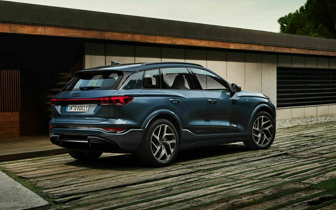 Audi Q6 e-tron giá dự kiến 3,099 tỷ tại Việt Nam: Nhiều màn hình lớn, chạy 625km/sạc, đấu iX3 bằng giá rẻ hơn gần 500 triệu đồng- Ảnh 4. Audi Q6 e-tron giá dự kiến 3,099 tỷ tại Việt Nam: Nhiều màn hình lớn, chạy 625km/sạc, đấu iX3 bằng giá rẻ hơn gần 500 triệu đồng- Ảnh 4.