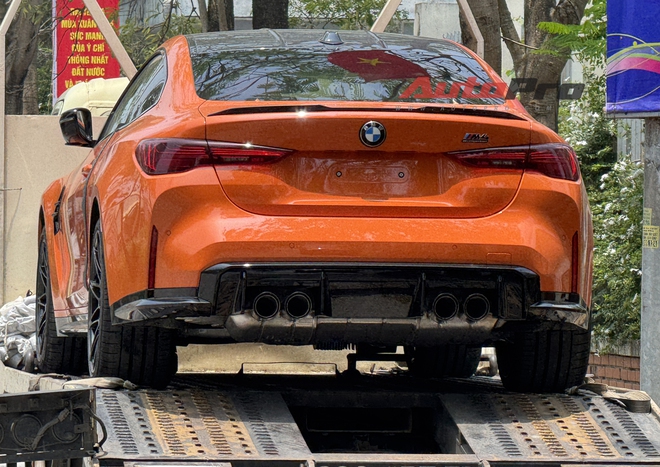 BMW M3, M4 đời mới chính hãng đầu tiên về Việt Nam: Mạnh hơn 500hp, màu cực nổi, riêng option đã tới 1,4 tỷ đồng- Ảnh 4. BMW M3, M4 đời mới chính hãng đầu tiên về Việt Nam: Mạnh hơn 500hp, màu cực nổi, riêng option đã tới 1,4 tỷ đồng- Ảnh 4.