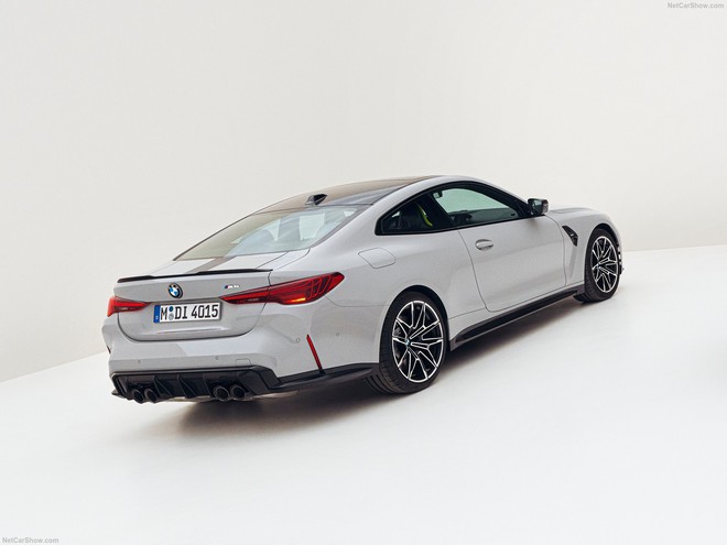 BMW M3, M4 đời mới chính hãng đầu tiên về Việt Nam: Mạnh hơn 500hp, màu cực nổi, riêng option đã tới 1,4 tỷ đồng- Ảnh 10. BMW M3, M4 đời mới chính hãng đầu tiên về Việt Nam: Mạnh hơn 500hp, màu cực nổi, riêng option đã tới 1,4 tỷ đồng- Ảnh 10.