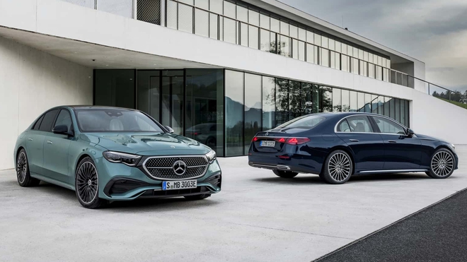 Mercedes-Benz E-Class 'dọn kho' giảm giá còn hơn 1,7 tỷ đồng tại đại lý: Ngang giá lăn bánh Camry, chờ đời mới ra mắt đấu 5 Series- Ảnh 7. Mercedes-Benz E-Class 'dọn kho' giảm giá còn hơn 1,7 tỷ đồng tại đại lý: Ngang giá lăn bánh Camry, chờ đời mới ra mắt đấu 5 Series- Ảnh 7.