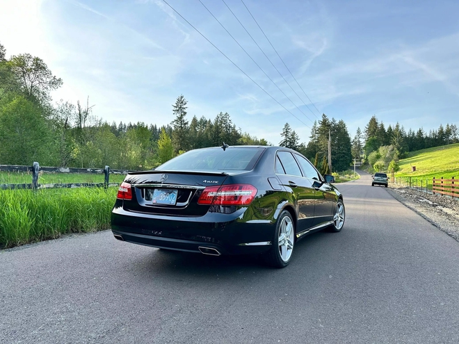 Nhảy 'hố vôi' chơi 'Mẹc' tốn cỡ này: Bỏ cả tỷ đồng bảo dưỡng chiếc E-Class trong 9 năm nhưng bán lại chỉ được... hơn 200 triệu đồng- Ảnh 5. Nhảy 'hố vôi' chơi 'Mẹc' tốn cỡ này: Bỏ cả tỷ đồng bảo dưỡng chiếc E-Class trong 9 năm nhưng bán lại chỉ được... hơn 200 triệu đồng- Ảnh 5.