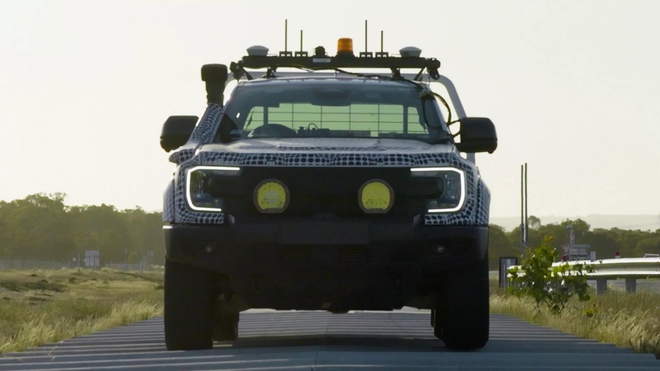 Không ngờ Ford Ranger bản siêu tải đang hot được test theo kiểu độc lạ này: Không cần người lái vẫn băm bổ nhiều địa hình khắc nghiệt- Ảnh 5. Không ngờ Ford Ranger bản siêu tải đang hot được test theo kiểu độc lạ này: Không cần người lái vẫn băm bổ nhiều địa hình khắc nghiệt- Ảnh 5.