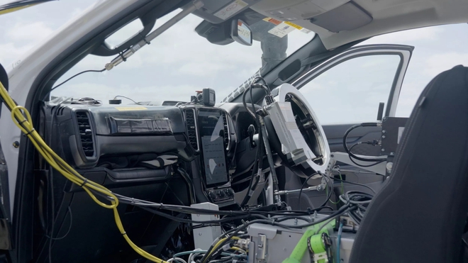 Không ngờ Ford Ranger bản siêu tải đang hot được test theo kiểu độc lạ này: Không cần người lái vẫn băm bổ nhiều địa hình khắc nghiệt- Ảnh 3. Không ngờ Ford Ranger bản siêu tải đang hot được test theo kiểu độc lạ này: Không cần người lái vẫn băm bổ nhiều địa hình khắc nghiệt- Ảnh 3.