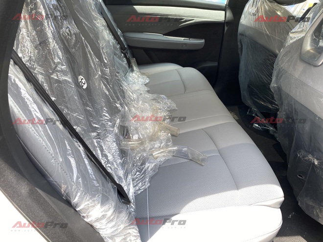 Nissan N7 lần đầu xuất hiện tại Việt Nam: Động cơ điện mạnh 215-268 mã lực, là xe trưng bày, xe hạng D nhưng giá quy đổi ngang Vios- Ảnh 8. Nissan N7 lần đầu xuất hiện tại Việt Nam: Động cơ điện mạnh 215-268 mã lực, là xe trưng bày, xe hạng D nhưng giá quy đổi ngang Vios- Ảnh 8.