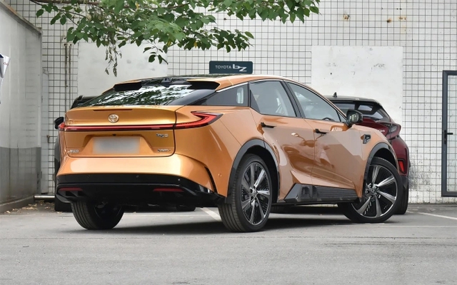SUV Toyota mới đẹp long lanh này có giá quy đổi từ 470 triệu đồng, rẻ hơn cả Corolla cũ: Có ADAS, màn khủng, chạy 630km/sạc- Ảnh 4. SUV Toyota mới đẹp long lanh này có giá quy đổi từ 470 triệu đồng, rẻ hơn cả Corolla cũ: Có ADAS, màn khủng, chạy 630km/sạc- Ảnh 4.