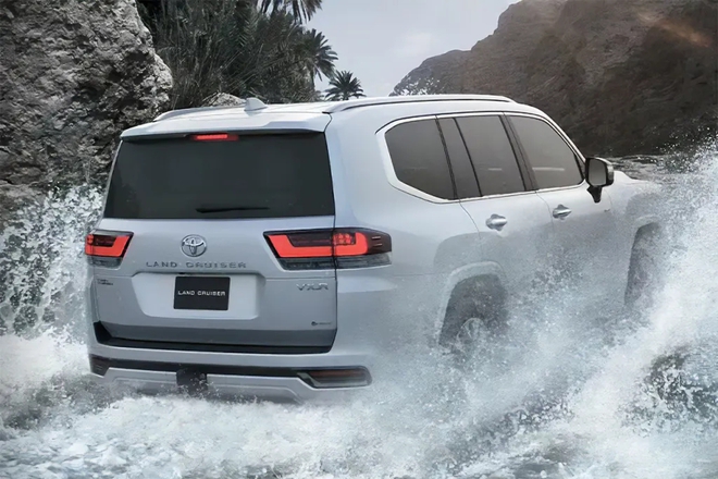 Toyota Land Cruiser thêm bản hybrid: Mạnh ngang Lexus LX 700h, bình xăng lớn, pin chịu được khắc nghiệt để off-road- Ảnh 5. Toyota Land Cruiser thêm bản hybrid: Mạnh ngang Lexus LX 700h, bình xăng lớn, pin chịu được khắc nghiệt để off-road- Ảnh 5.