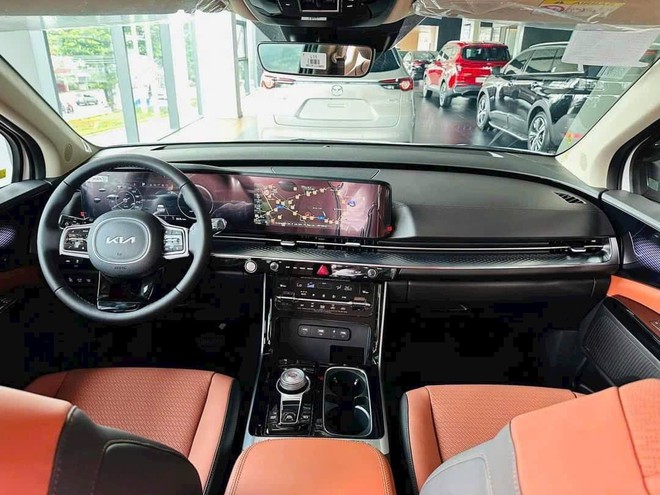 Kia Carnival bản xăng cao nhất giảm tới 210 triệu đồng tại đại lý, giá thực tế còn 1,549 tỷ đồng nhưng phải đánh đổi 1 thứ- Ảnh 6. Kia Carnival bản xăng cao nhất giảm tới 210 triệu đồng tại đại lý, giá thực tế còn 1,549 tỷ đồng nhưng phải đánh đổi 1 thứ- Ảnh 6.