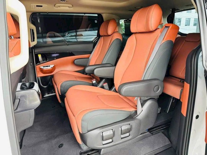 Kia Carnival bản xăng cao nhất giảm tới 210 triệu đồng tại đại lý, giá thực tế còn 1,549 tỷ đồng nhưng phải đánh đổi 1 thứ- Ảnh 7. Kia Carnival bản xăng cao nhất giảm tới 210 triệu đồng tại đại lý, giá thực tế còn 1,549 tỷ đồng nhưng phải đánh đổi 1 thứ- Ảnh 7.
