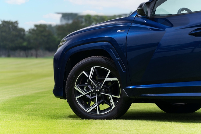 Hyundai Tucson N Line ra mắt Việt Nam: Giá 989 triệu đồng, cạnh tranh CX-5 bằng bodykit thể thao, động cơ turbo 180 mã lực- Ảnh 12. Hyundai Tucson N Line ra mắt Việt Nam: Giá 989 triệu đồng, cạnh tranh CX-5 bằng bodykit thể thao, động cơ turbo 180 mã lực- Ảnh 12.