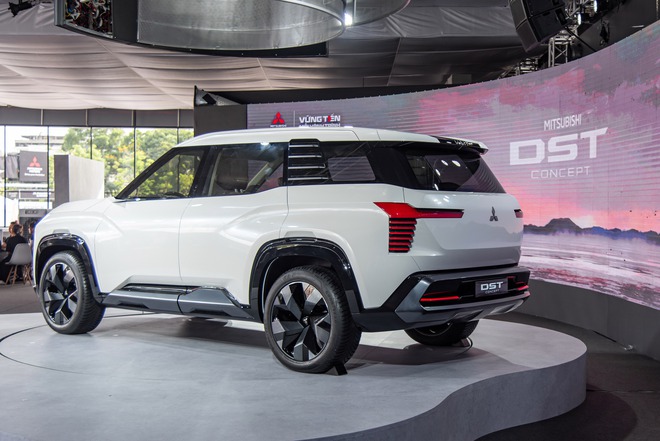 Mitsubishi nhá hàng xe mới sắp ra mắt ĐNÁ tháng sau, có thể là bản thương mại của DST Concept mới được trưng bày tại Việt Nam- Ảnh 4. Mitsubishi nhá hàng xe mới sắp ra mắt ĐNÁ tháng sau, có thể là bản thương mại của DST Concept mới được trưng bày tại Việt Nam- Ảnh 4.