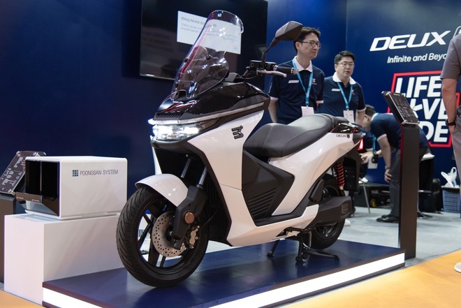 Dạo một vòng triển lãm Automechanika 2025: Gần 1.000 gian hàng, vào cửa miễn phí, nhiều 'đồ chơi' dành cho ai thích độ xe- Ảnh 16. Dạo một vòng triển lãm Automechanika 2025: Gần 1.000 gian hàng, vào cửa miễn phí, nhiều 'đồ chơi' dành cho ai thích độ xe- Ảnh 16.