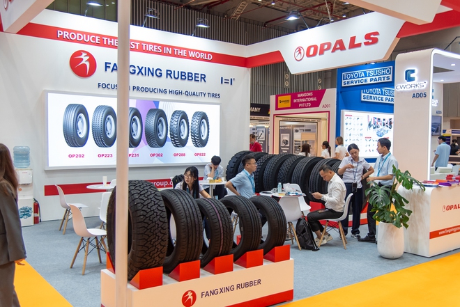 Dạo một vòng triển lãm Automechanika 2025: Gần 1.000 gian hàng, vào cửa miễn phí, nhiều 'đồ chơi' dành cho ai thích độ xe- Ảnh 9. Dạo một vòng triển lãm Automechanika 2025: Gần 1.000 gian hàng, vào cửa miễn phí, nhiều 'đồ chơi' dành cho ai thích độ xe- Ảnh 9.