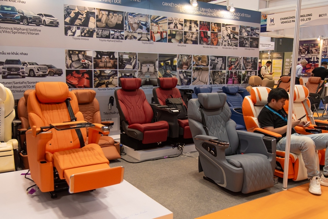 Dạo một vòng triển lãm Automechanika 2025: Gần 1.000 gian hàng, vào cửa miễn phí, nhiều 'đồ chơi' dành cho ai thích độ xe- Ảnh 13. Dạo một vòng triển lãm Automechanika 2025: Gần 1.000 gian hàng, vào cửa miễn phí, nhiều 'đồ chơi' dành cho ai thích độ xe- Ảnh 13.