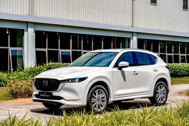 Chênh đúng 10 triệu đồng, chọn Hyundai Tucson hay Mazda CX-5 đều bản 'full option' đắt nhất, bảng này sẽ giúp bạn dễ so sánh và quyết định- Ảnh 2. Chênh đúng 10 triệu đồng, chọn Hyundai Tucson hay Mazda CX-5 đều bản 'full option' đắt nhất, bảng này sẽ giúp bạn dễ so sánh và quyết định- Ảnh 2.