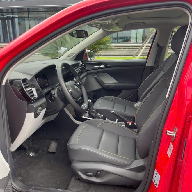 Ảnh thực tế 2 bản Skoda Kushaq tại Việt Nam: Giá dự kiến từ dưới 600 triệu đồng, ra mắt tháng này cạnh tranh Xforce, Creta- Ảnh 11. Ảnh thực tế 2 bản Skoda Kushaq tại Việt Nam: Giá dự kiến từ dưới 600 triệu đồng, ra mắt tháng này cạnh tranh Xforce, Creta- Ảnh 11.