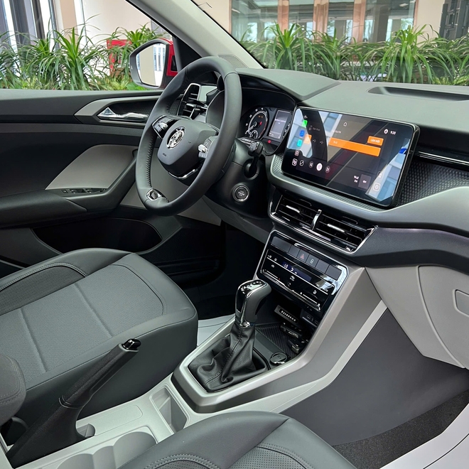 Ảnh thực tế 2 bản Skoda Kushaq tại Việt Nam: Giá dự kiến từ dưới 600 triệu đồng, ra mắt tháng này cạnh tranh Xforce, Creta- Ảnh 9. Ảnh thực tế 2 bản Skoda Kushaq tại Việt Nam: Giá dự kiến từ dưới 600 triệu đồng, ra mắt tháng này cạnh tranh Xforce, Creta- Ảnh 9.
