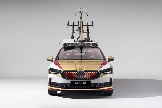Chiếc Skoda này trông rất sedan nhưng thực chất là bán tải: Mạnh hơn 200hp, thùng kéo dài ra được, chở vài chiếc xe đạp cùng lúc- Ảnh 3. Chiếc Skoda này trông rất sedan nhưng thực chất là bán tải: Mạnh hơn 200hp, thùng kéo dài ra được, chở vài chiếc xe đạp cùng lúc- Ảnh 3.