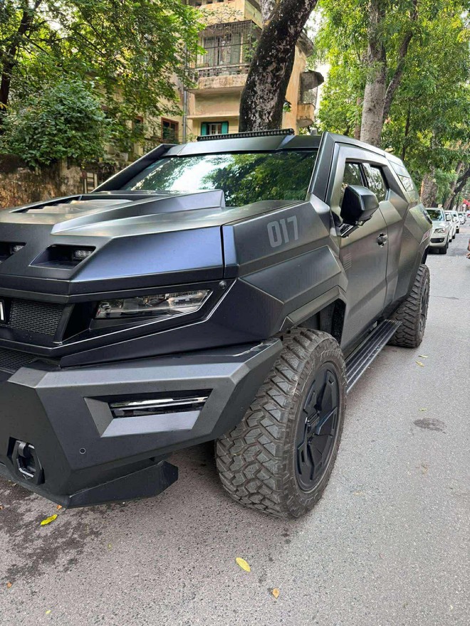 'Khủng long' Rezvani Vengeance xuất hiện tại Hà Nội: Hầm hố như xe quân sự, tùy chọn chống đạn, giá ngang siêu xe- Ảnh 1. 'Khủng long' Rezvani Vengeance xuất hiện tại Hà Nội: Hầm hố như xe quân sự, tùy chọn chống đạn, giá ngang siêu xe- Ảnh 1.