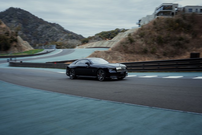 Tôi lái Rolls-Royce Spectre trên đường đua Nhật: Trải nghiệm ‘dễ dàng’ mà giàu cảm xúc- Ảnh 22. Tôi lái Rolls-Royce Spectre trên đường đua Nhật: Trải nghiệm ‘dễ dàng’ mà giàu cảm xúc- Ảnh 22.