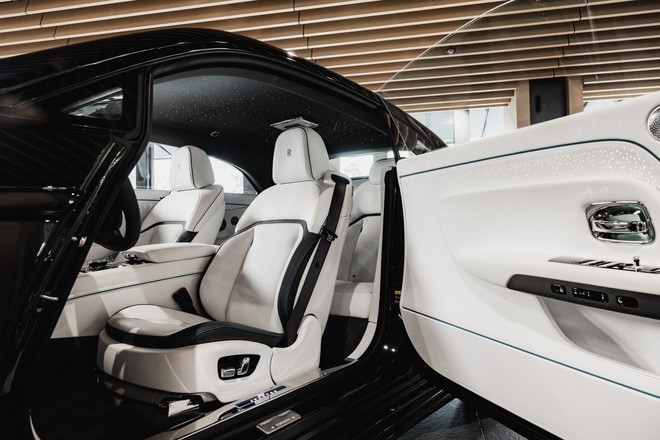 Tôi lái Rolls-Royce Spectre trên đường đua Nhật: Trải nghiệm ‘dễ dàng’ mà giàu cảm xúc- Ảnh 13. Tôi lái Rolls-Royce Spectre trên đường đua Nhật: Trải nghiệm ‘dễ dàng’ mà giàu cảm xúc- Ảnh 13.