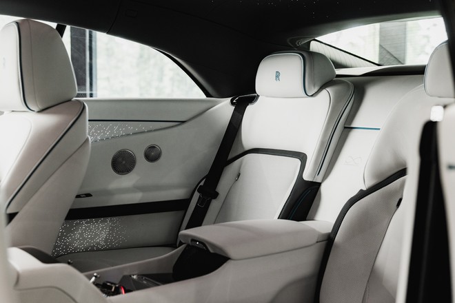 Tôi lái Rolls-Royce Spectre trên đường đua Nhật: Trải nghiệm ‘dễ dàng’ mà giàu cảm xúc- Ảnh 14. Tôi lái Rolls-Royce Spectre trên đường đua Nhật: Trải nghiệm ‘dễ dàng’ mà giàu cảm xúc- Ảnh 14.