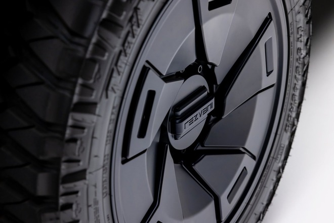 'Khủng long' Rezvani Vengeance xuất hiện tại Hà Nội: Hầm hố như xe quân sự, tùy chọn chống đạn, giá ngang siêu xe- Ảnh 11. 'Khủng long' Rezvani Vengeance xuất hiện tại Hà Nội: Hầm hố như xe quân sự, tùy chọn chống đạn, giá ngang siêu xe- Ảnh 11.