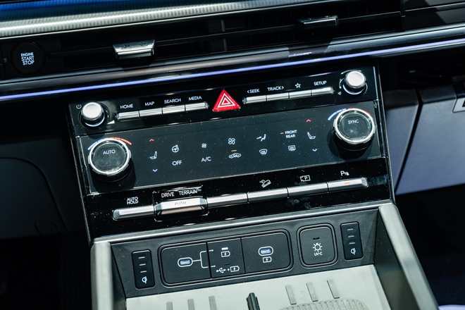 Hyundai Santa Fe 'dọn kho' giảm giá tới 215 triệu đồng tại đại lý: Bản 'full' chỉ còn 1,15 tỷ, người mua chịu ảnh hưởng về giá khi bán lại- Ảnh 11. Hyundai Santa Fe 'dọn kho' giảm giá tới 215 triệu đồng tại đại lý: Bản 'full' chỉ còn 1,15 tỷ, người mua chịu ảnh hưởng về giá khi bán lại- Ảnh 11.