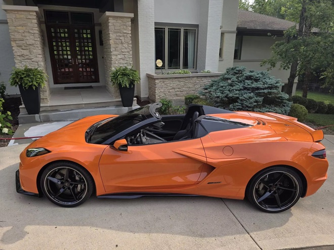 Chevrolet Corvette bản hybrid hiệu suất cao khiến bao người 'chưng hửng' về độ mất giá: Vừa chạy 180km đã 'bay' gần 800 triệu đồng- Ảnh 5. Chevrolet Corvette bản hybrid hiệu suất cao khiến bao người 'chưng hửng' về độ mất giá: Vừa chạy 180km đã 'bay' gần 800 triệu đồng- Ảnh 5.