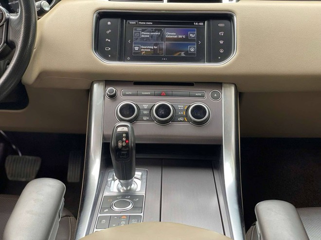 Đây là chiếc Range Rover dành cho dân chơi thích trải nghiệm nhưng chỉ đủ tiền tậu Mercedes C 200- Ảnh 7. Đây là chiếc Range Rover dành cho dân chơi thích trải nghiệm nhưng chỉ đủ tiền tậu Mercedes C 200- Ảnh 7.