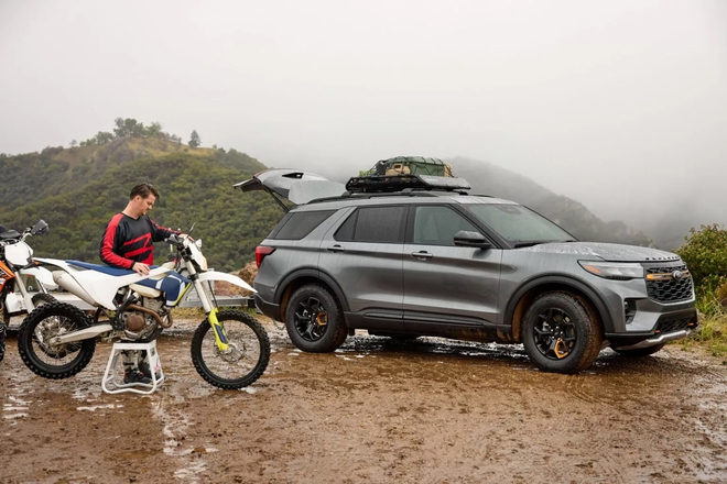 Ford Explorer 2026 thêm bản 'off-road đỉnh nhất từ trước đến nay': Ngoại hình hầm hố hơn, một loạt 'đồ chơi' quăng quật địa hình, mạnh tới 400 mã lực- Ảnh 5. Ford Explorer 2026 thêm bản 'off-road đỉnh nhất từ trước đến nay': Ngoại hình hầm hố hơn, một loạt 'đồ chơi' quăng quật địa hình, mạnh tới 400 mã lực- Ảnh 5.