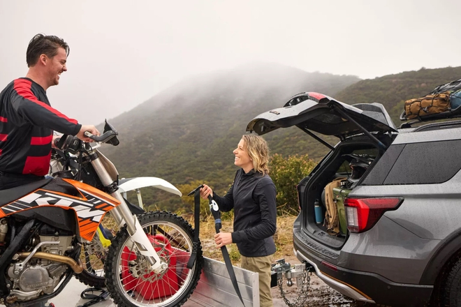 Ford Explorer 2026 thêm bản 'off-road đỉnh nhất từ trước đến nay': Ngoại hình hầm hố hơn, một loạt 'đồ chơi' quăng quật địa hình, mạnh tới 400 mã lực- Ảnh 8. Ford Explorer 2026 thêm bản 'off-road đỉnh nhất từ trước đến nay': Ngoại hình hầm hố hơn, một loạt 'đồ chơi' quăng quật địa hình, mạnh tới 400 mã lực- Ảnh 8.