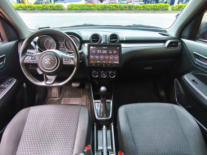 Đắt hơn gần 20 triệu nhưng Suzuki Swift 2025 hơn hẳn bản cũ: Thêm ADAS, cân bằng điện tử, chuyển sang nhập Nhật- Ảnh 6. Đắt hơn gần 20 triệu nhưng Suzuki Swift 2025 hơn hẳn bản cũ: Thêm ADAS, cân bằng điện tử, chuyển sang nhập Nhật- Ảnh 6.